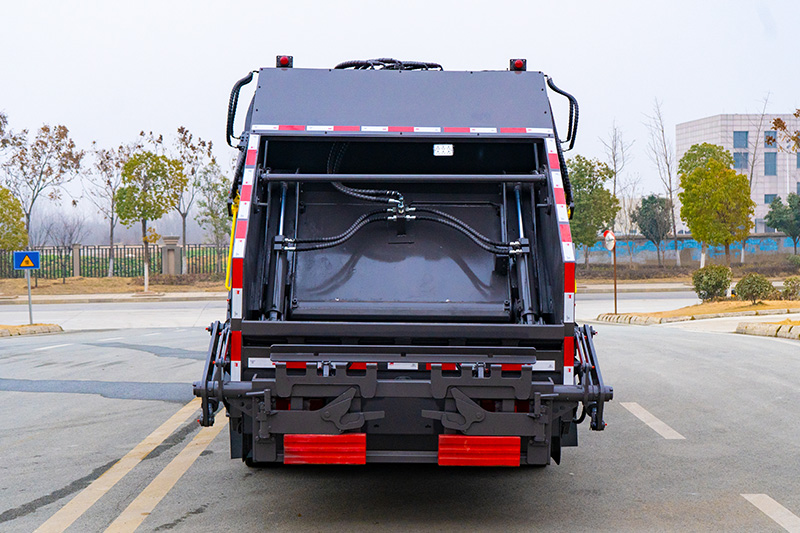 Sinotruk Howo 2023 Model 7-Cube Compactor Truck