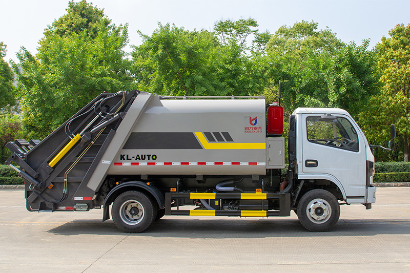 Dongfeng F3 2023 Model Year Compactor Truck, 7 cubic meters