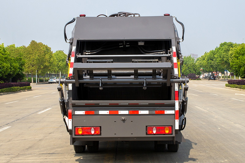 Dongfeng F3 2023 Model Year Compactor Truck, 7 cubic meters