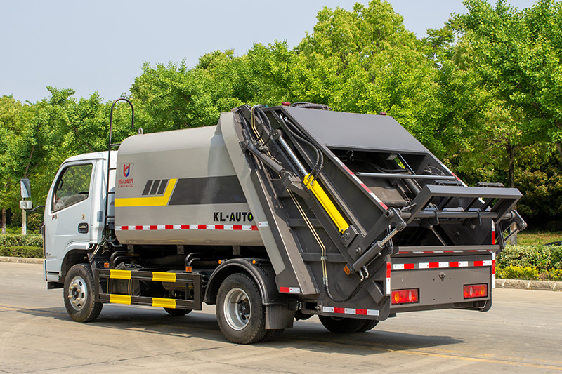 Dongfeng F3 2023 Model Year Compactor Truck, 7 cubic meters