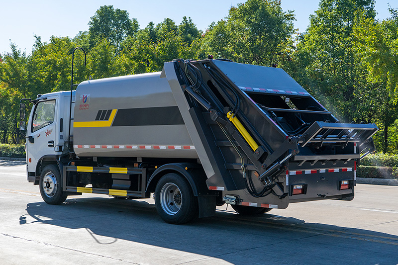 2023 Dongfeng D7 Heavy-Duty Compactor Garbage Truck  11.5 cubic meters