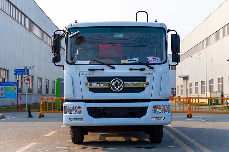 2023 Dongfeng D9 with a 4,500 mm wheelbase and 14 cubic meters of cargo capacity