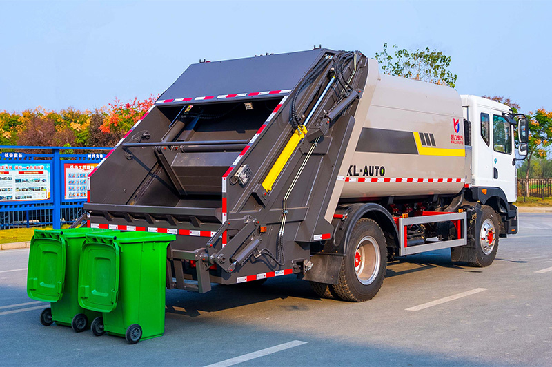 2023 Dongfeng D9 with a 4,500 mm wheelbase and 14 cubic meters of cargo capacity