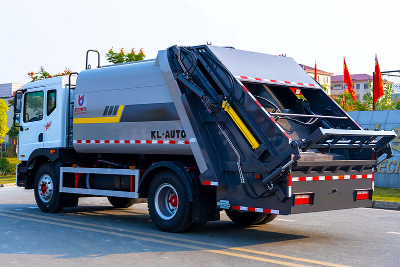 2023 Dongfeng D9 with a 4,500 mm wheelbase and 14 cubic meters of cargo capacity