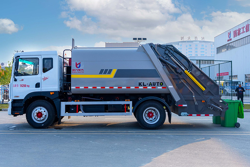 2023 Dongfeng D9 Compactor Truck, 3,950 mm wheelbase, 12 cubic meters