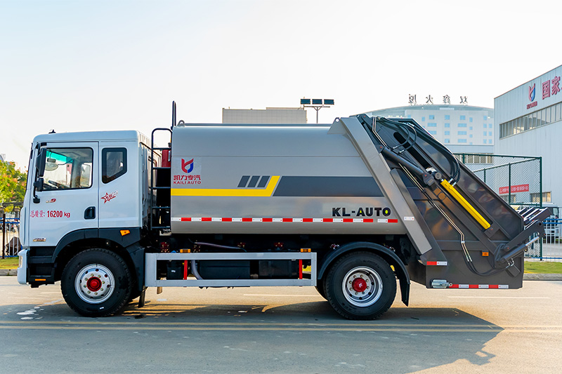 2023 Dongfeng D9 Compactor Truck, 3,950 mm wheelbase, 12 cubic meters
