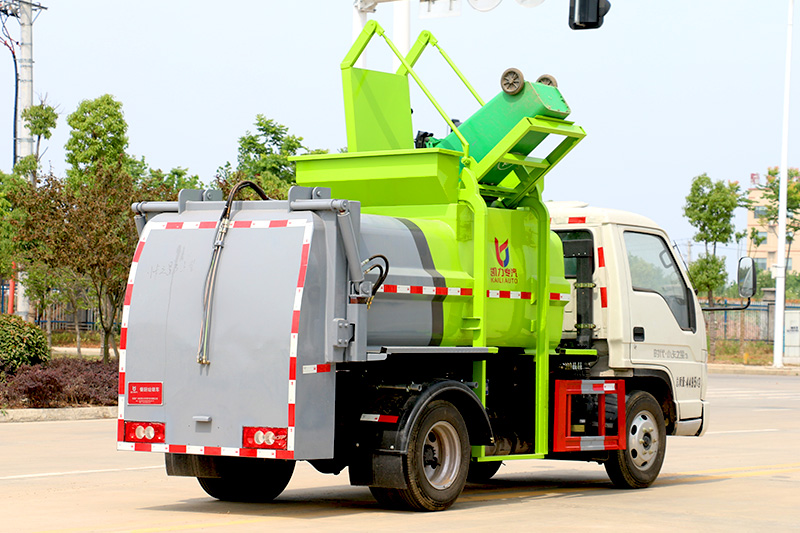 Foton Star 3 Light-Duty Truck: 3-Cubic-Meter Food Waste Collection Truck with Square Tank