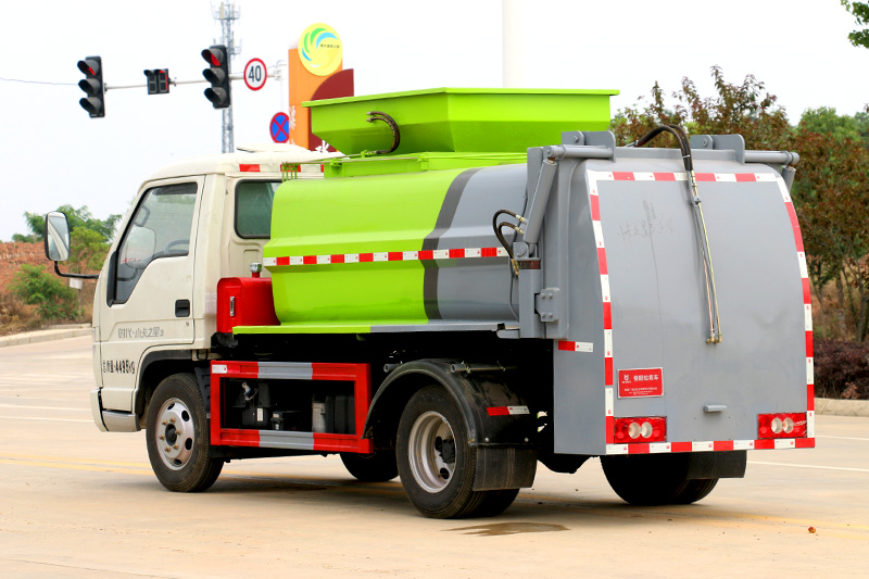 Foton Star 3 Light-Duty Truck: 3-Cubic-Meter Food Waste Collection Truck with Square Tank