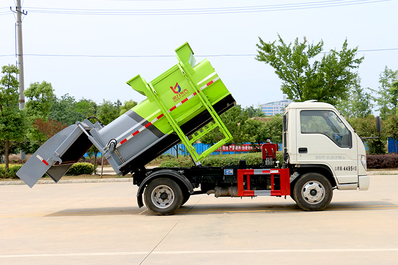 Foton Star 3 Light-Duty Truck: 3-Cubic-Meter Food Waste Collection Truck with Square Tank