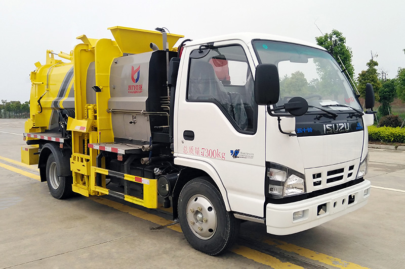 Isuzu Food Waste Collection Truck, 6-cubic-meter Tank