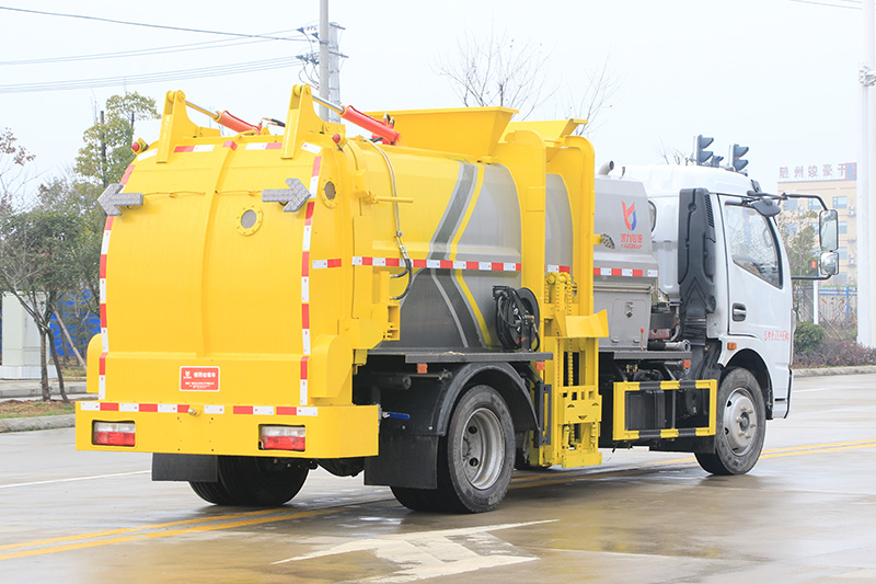 Dongfeng Daluika Food Waste Collection Truck, 8-cubic-meter Tank