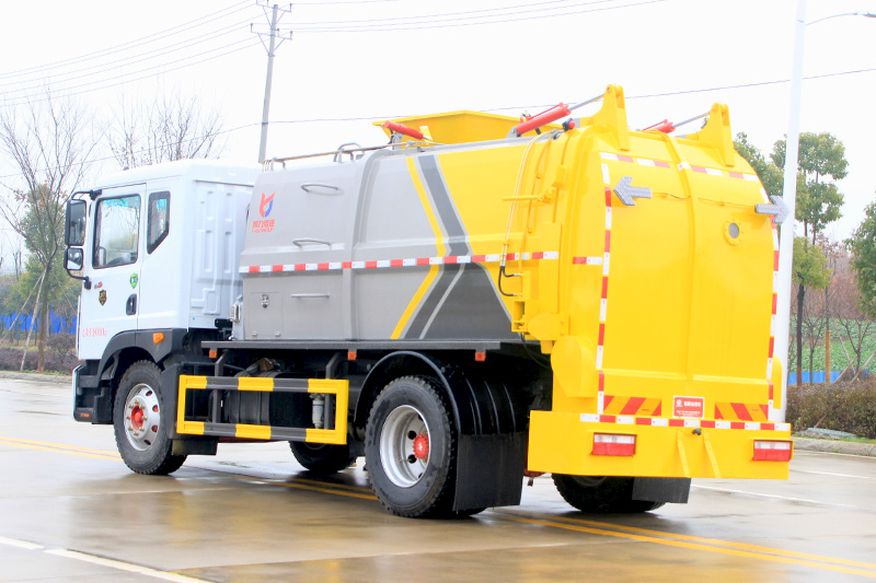 Dongfeng D9 Food Waste Collection Truck, 9 cubic meters, square tank