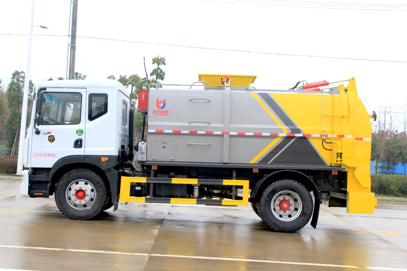 Dongfeng D9 Food Waste Collection Truck, 9 cubic meters, square tank