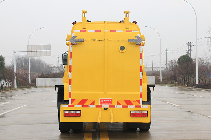 Dongfeng D9 Food Waste Collection Truck, 9 cubic meters, square tank