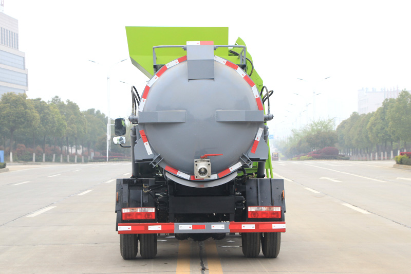 Dongfeng Xiaodolika Food Waste Collection Truck, 4.5 cubic meters – Round Tank
