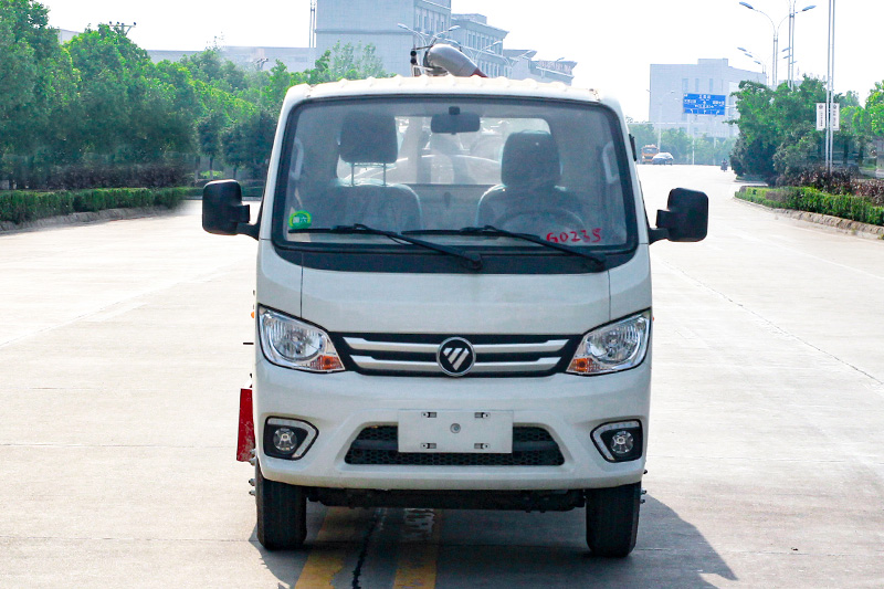 Foton Xiangling 2-cubic-meter Sewage Suction Truck