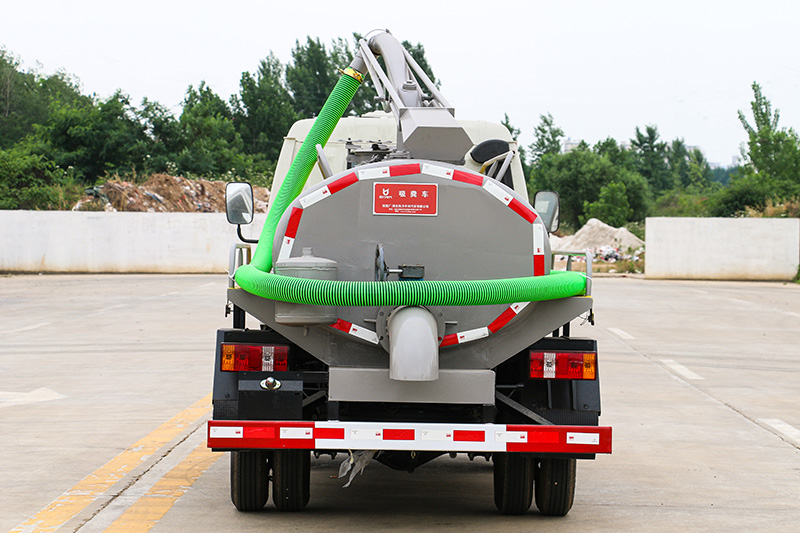 Foton Small Truck No. 2 Septic Tank Truck, 2.7 cubic meters