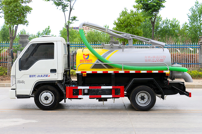 Foton Small Truck No. 2 Septic Tank Truck, 2.7 cubic meters