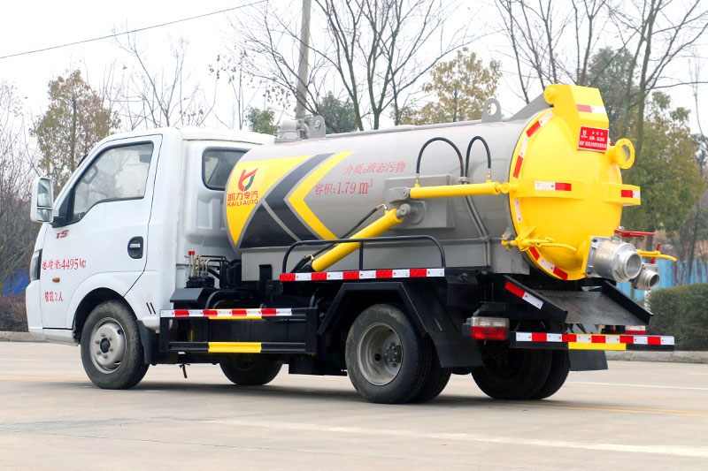 Dongfeng TuYi Sewage Suction Truck, 2 cubic meters