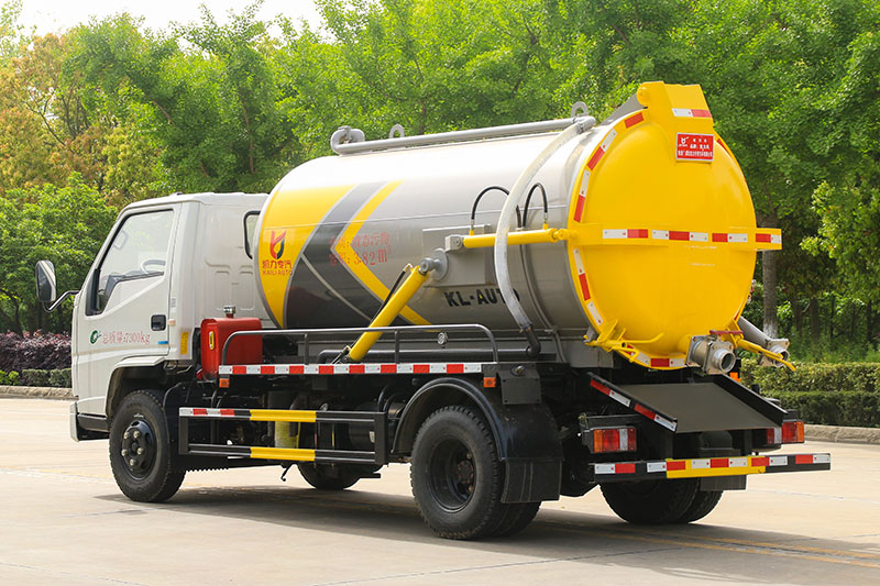 Jiangling Shunda 5-cubic-meter Vacuum Truck