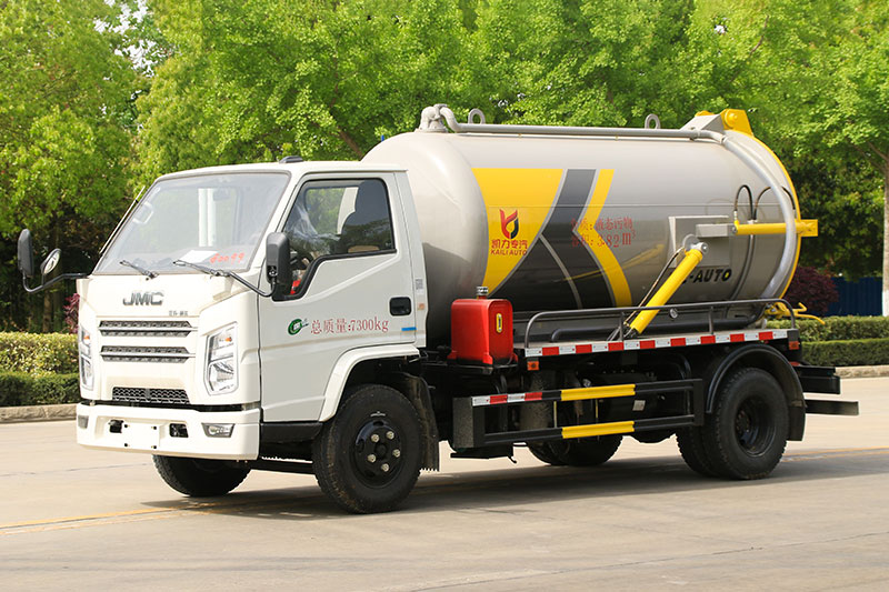 Jiangling Shunda 5-cubic-meter Vacuum Truck
