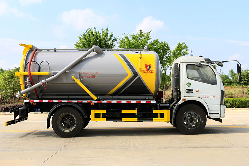 Dongfeng Dafurika 8-cubic-meter Vacuum Truck