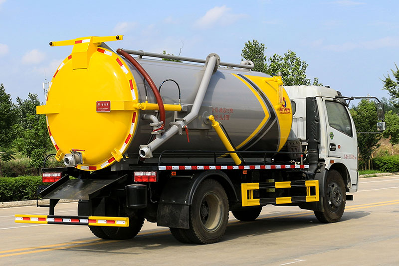 Dongfeng Dafurika 8-cubic-meter Vacuum Truck
