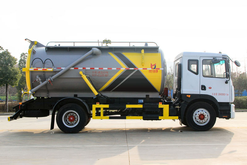 Dongfeng DoriKa D9 Vacuum Sewer Truck, 12 cubic meters