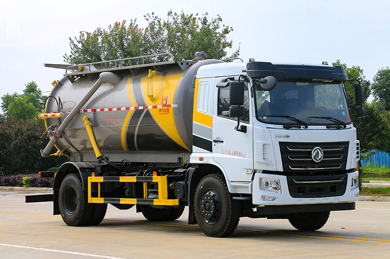 Dongfeng Huasheng KL5 Vacuum Truck, 13.5 cubic meters
