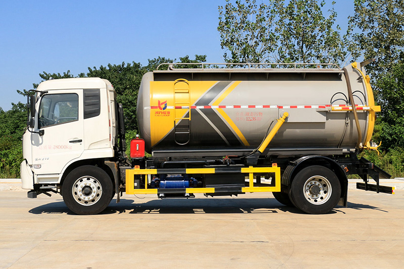Dongfeng Tianjin 13-cubic-meter Sewage Suction Truck