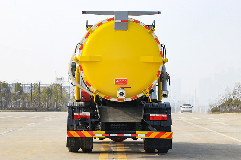 Dongfeng D9 Vacuum Truck, 12 cubic meters