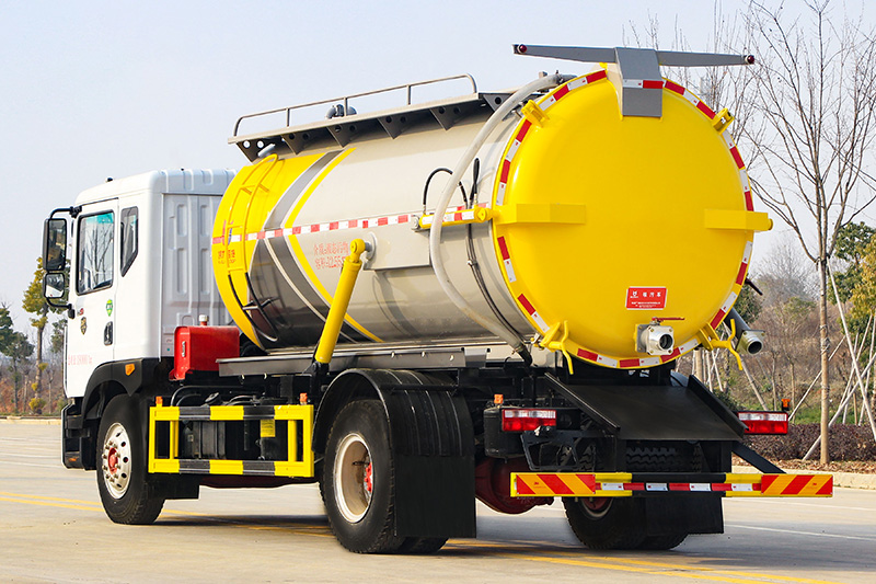 Dongfeng D9 Vacuum Truck, 12 cubic meters