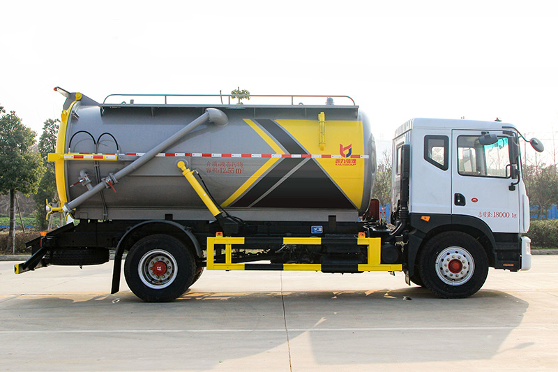 Dongfeng D9 Vacuum Truck, 12 cubic meters