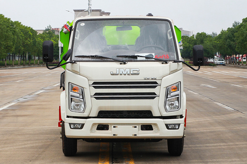 Jiangling Shunda Cleaning and Sewage Suction Truck (Side-mounted Tank) with a 2-cubic-meter clean water tank and a 2.5-cubic-meter sewage tank
