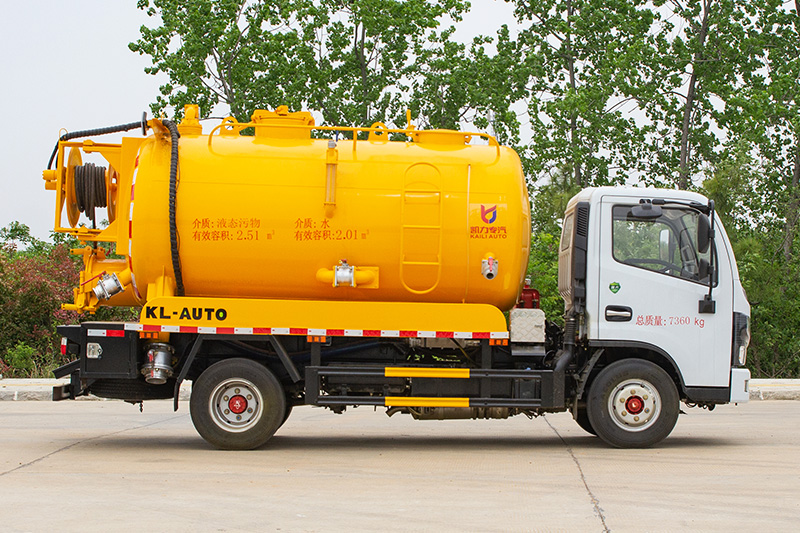 KLF Small DoriKa Vacuum Truck (Integrated Tank) 6 cubic meters