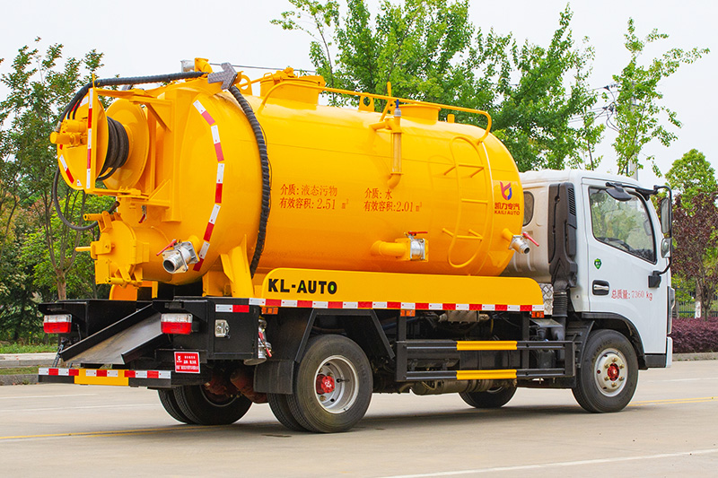 KLF Small DoriKa Vacuum Truck (Integrated Tank) 6 cubic meters