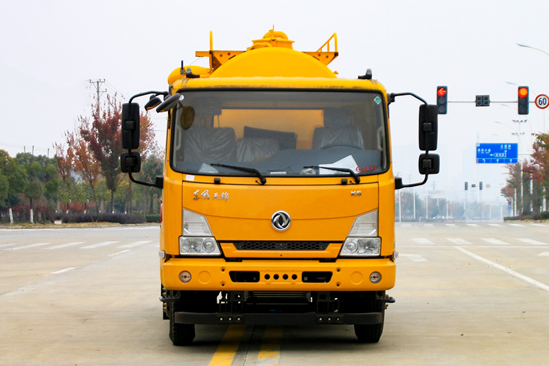 Dongfeng Tianjin KS Cleaning and Sewage Suction Truck (Integrated Tank) 10.5 cubic meters