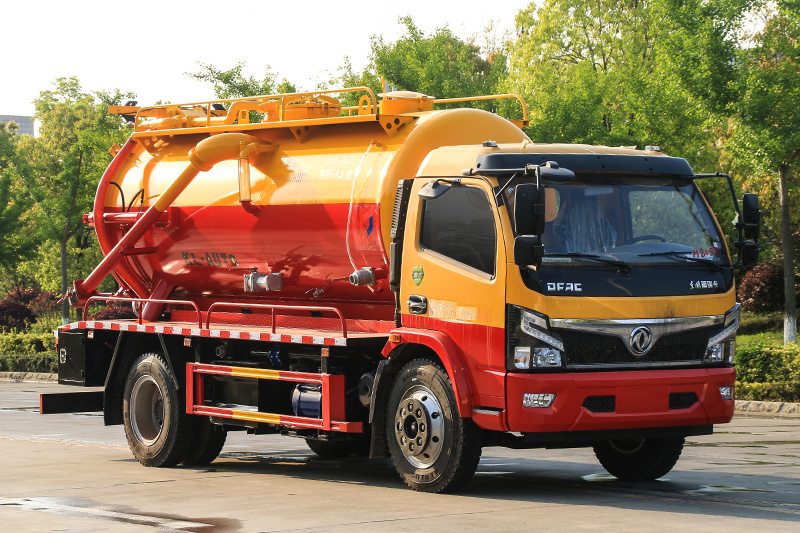 Dongfeng Dafurika Cleaning and Vacuum Truck (Integrated Tank) 7.5 cubic meters