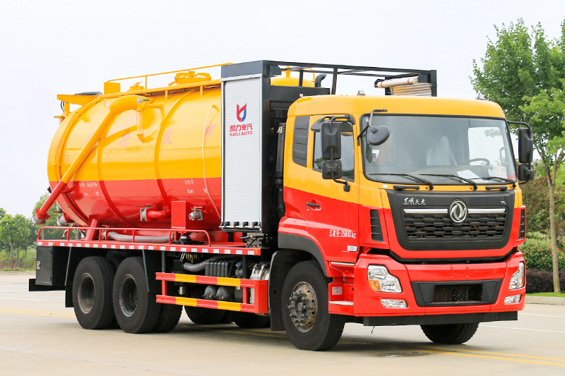 Dongfeng Tianlong Rear Twin-Axle Cleaning and Sewage Suction Truck (Integrated Tank) 21 cubic meters