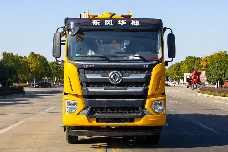 Dongfeng Huasheng T5 Cleaning and Sewage Suction Truck (Integrated Tank) with a 5-cubic-meter fresh water tank and a 16-cubic-meter sewage tank