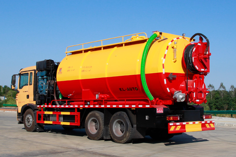 Sinotruk Howo Rear Twin-Axle Wastewater Suction Truck (Integrated Tank) 21 cubic meters