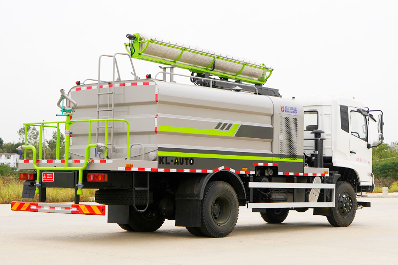 Kailifeng - Dongfeng Tianjin Four-Wheel-Drive Solar Panel Cleaning Truck