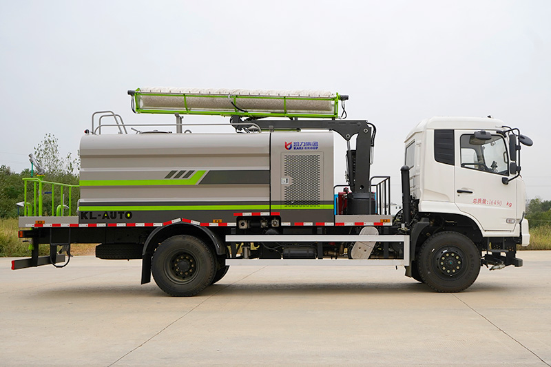 Kailifeng - Dongfeng Tianjin Four-Wheel-Drive Solar Panel Cleaning Truck