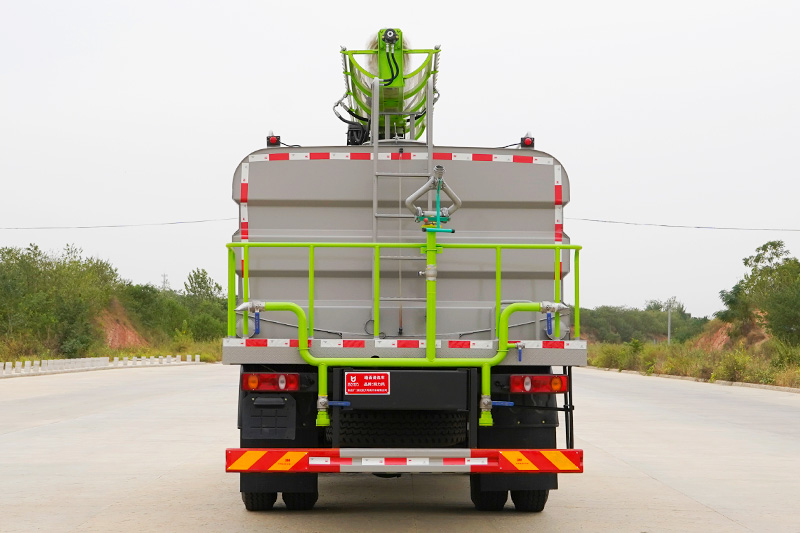 Kailifeng - Dongfeng Tianjin Four-Wheel-Drive Solar Panel Cleaning Truck