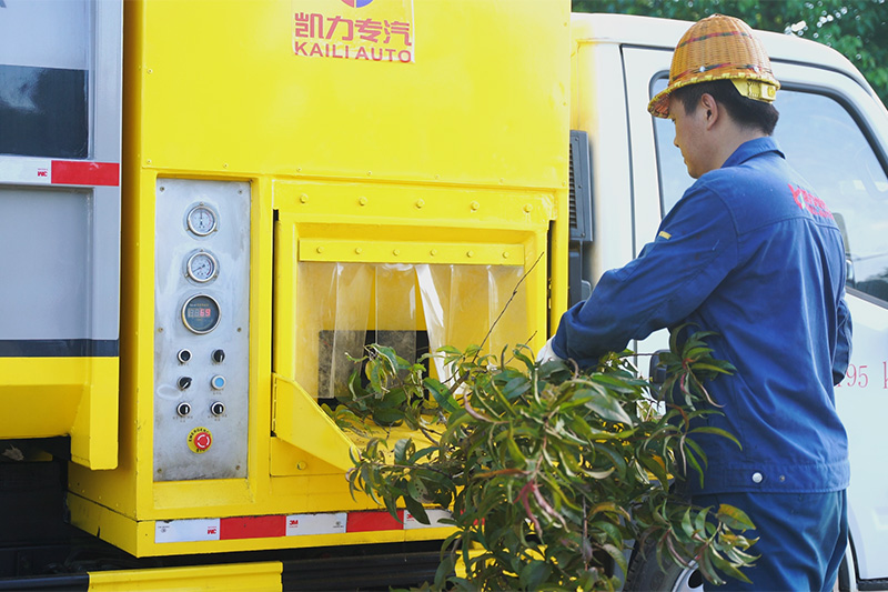 Kailifeng - Material Shredding Truck (8–10 cubic meters)